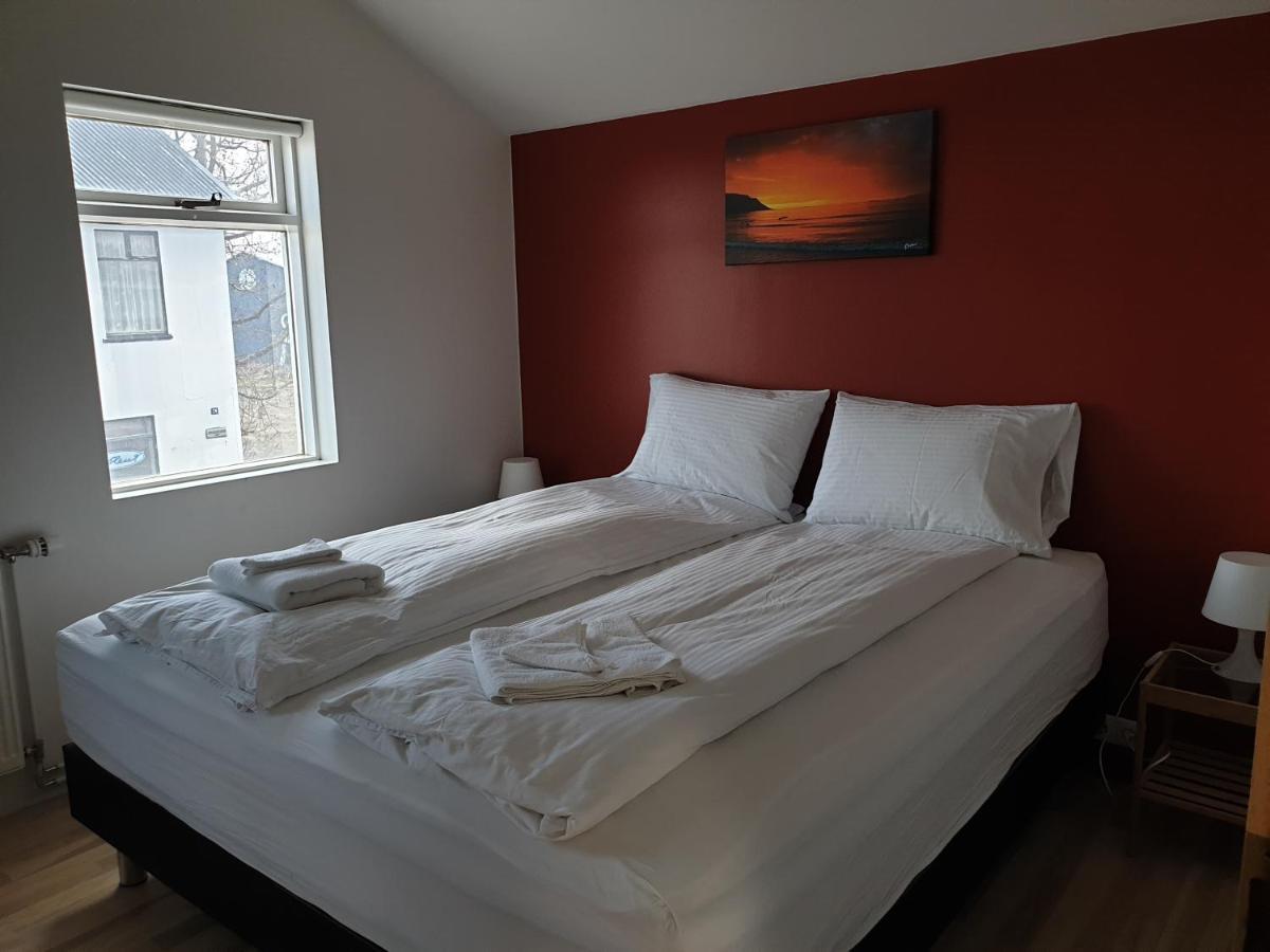 Grand-Inn Bar And Bed Saudarkrokur 외부 사진