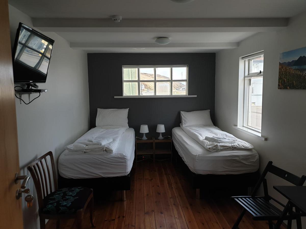 Grand-Inn Bar And Bed Saudarkrokur 외부 사진